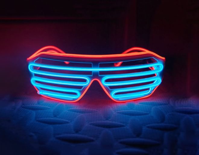 COOL LED Light Up Glasses Blue Red Neon Brilliant Childrens Presents